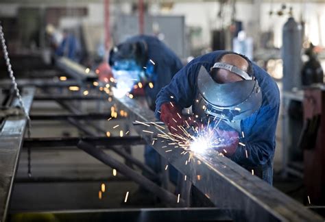 what is a metal fabricator job